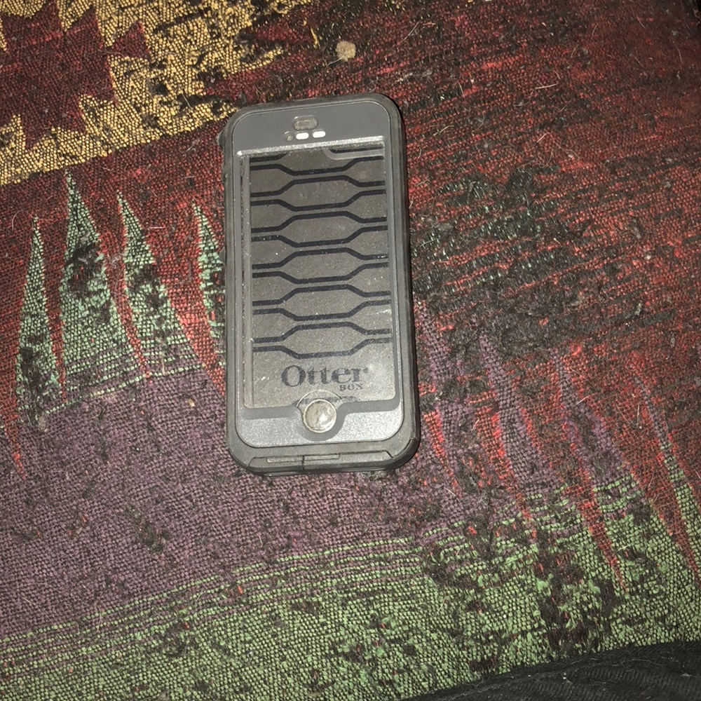 iPhone 5/5s Otterbox Case
